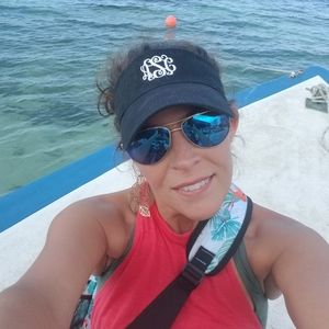 Meet your Posher, Alicia